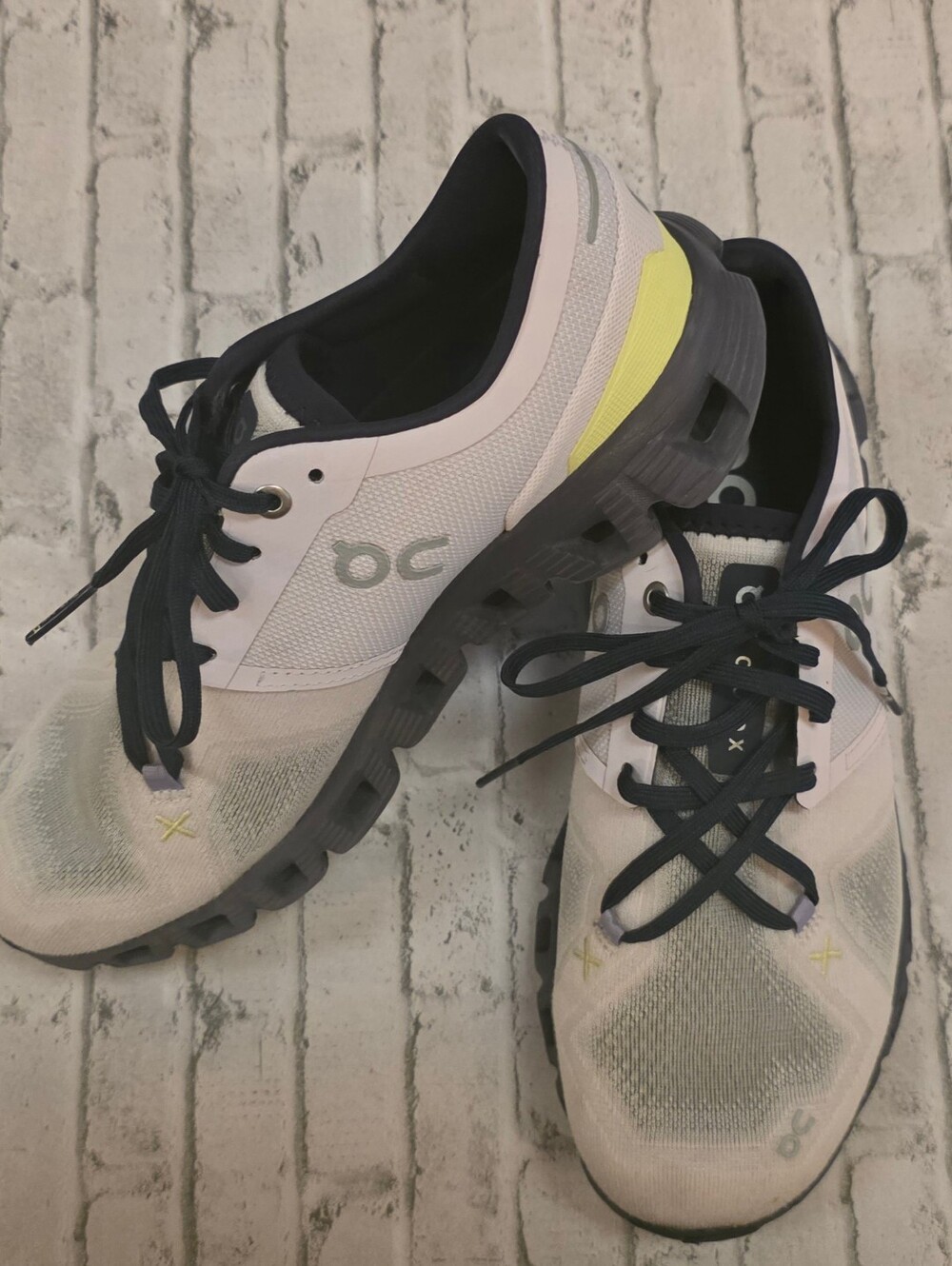 On Cloud X3 womens Size 8